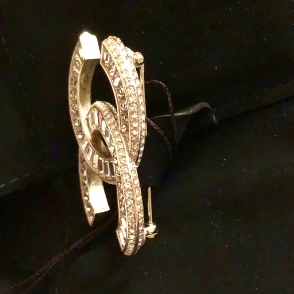 Authentic Chanel Brooch - Picture 4 of 6